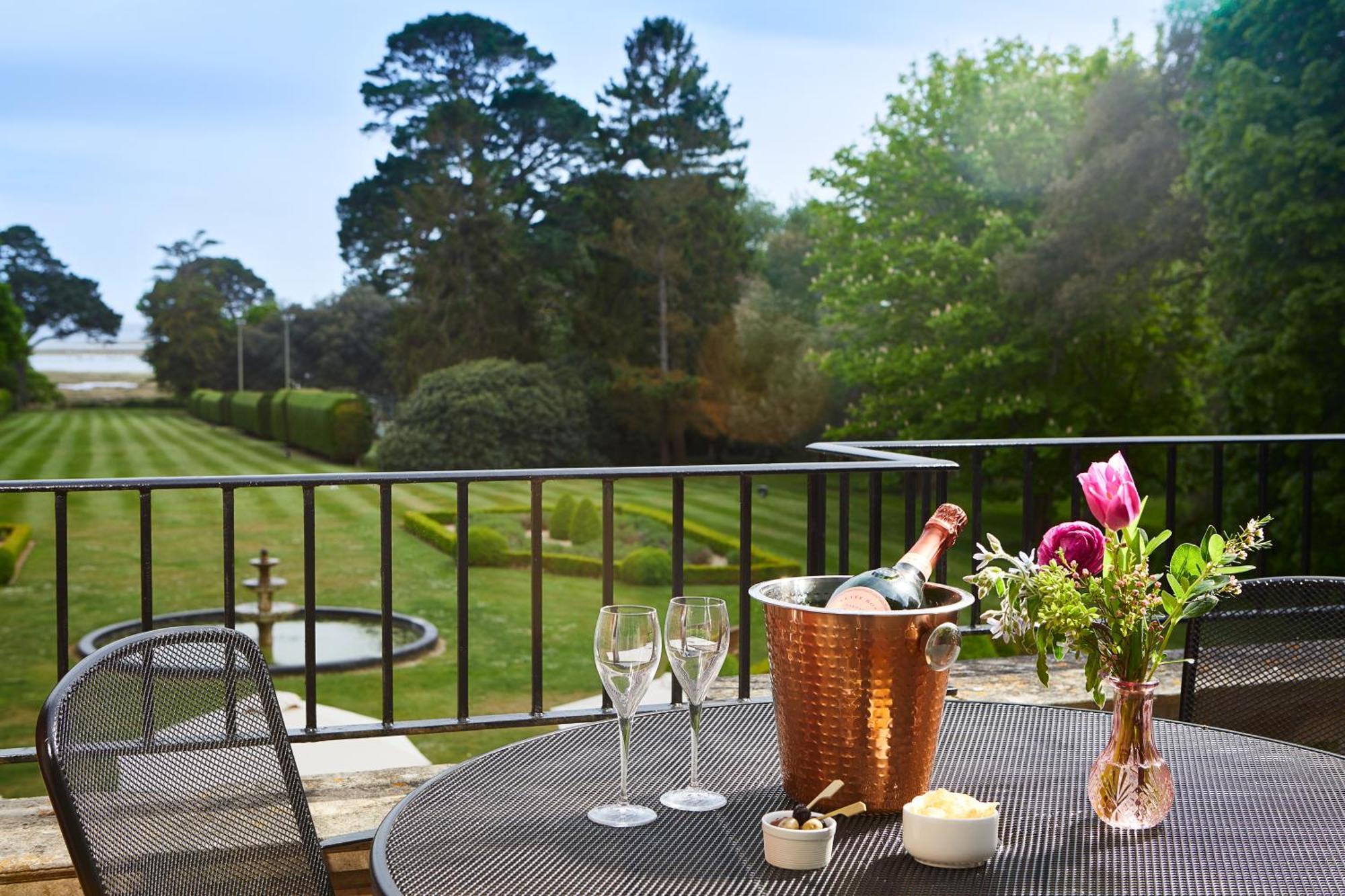 Macdonald Elmers Court Resort Lymington Exterior foto
