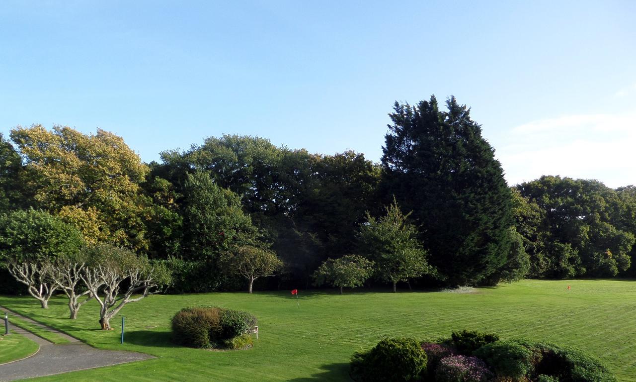 Macdonald Elmers Court Resort Lymington Exterior foto
