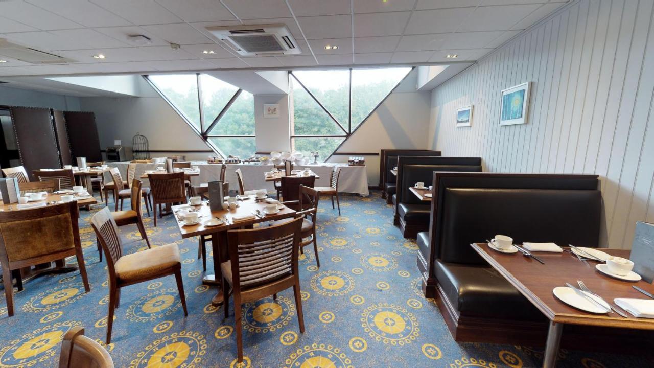 Macdonald Elmers Court Resort Lymington Exterior foto